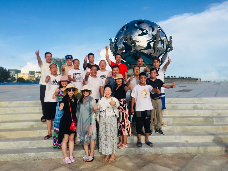 　　放飛心情，感受*美旅行